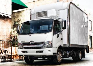 Kamioni Krute šasije Hino 300 XZU650L-HKMRSR3 4x2