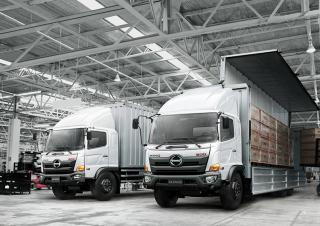 Kamioni Krute šasije Hino 500 FG 1628 4x2