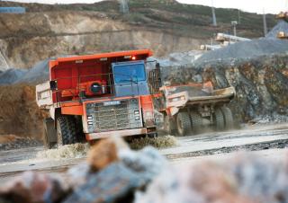Kruti kiperi kamioni Hitachi EH 1100-3