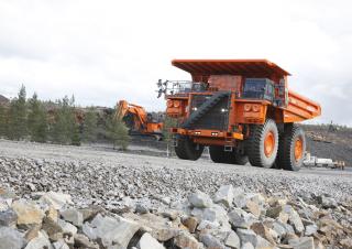 Kruti kiperi kamioni Hitachi EH3500ACII
