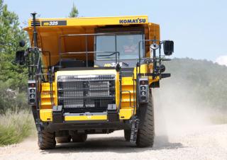 Kruti kiperi kamioni Komatsu HD325-8E0