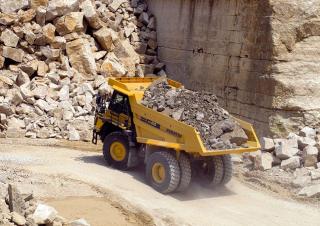 Kruti kiperi kamioni Komatsu HD405-8E0