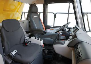 Kruti kiperi kamioni Komatsu HD465-8E0