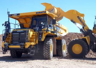 Kruti kiperi kamioni Komatsu HD605-8E0