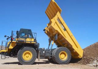Kruti kiperi kamioni Komatsu HD605-8E0