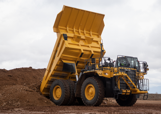 Kruti kiperi kamioni Komatsu HD785-8E0