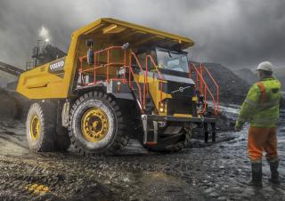 Kruti kiperi kamioni Volvo R60D