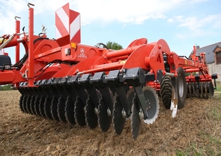 Kultivatori Kuhn Performer 4000 NSH