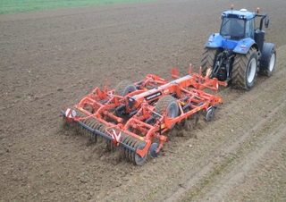 Kultivatori Kuhn Performer 4000 NSH