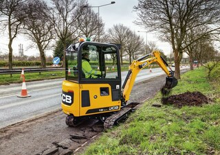 Mini bageri JCB 19C-I