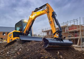 Mini bageri JCB 60C-2