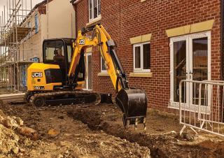 Mini bageri JCB 60C-2