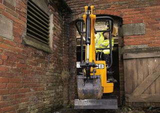 Mini bageri JCB 8008