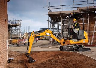 Mini bageri JCB 8016