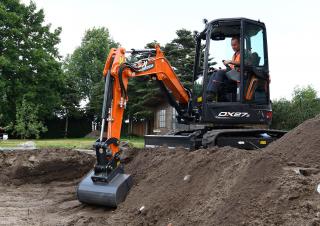 Mini bageri Doosan DX27Z-7