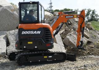 Mini bageri Develon DX35Z-7