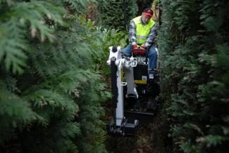 Mini bageri Bobcat E08