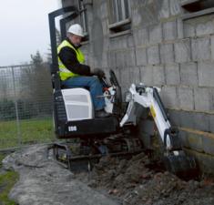 Mini bageri Bobcat E08