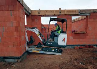 Mini bageri Bobcat E17