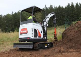 Mini bageri Bobcat E17