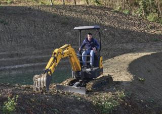 Mini bageri New Holland E17C