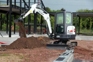 Mini bageri Bobcat E25