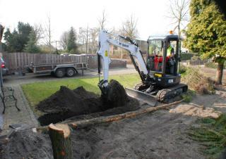 Mini bageri Bobcat E26
