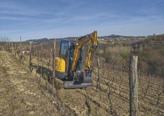Mini bageri New Holland E26C