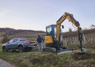 Mini bageri New Holland E26C