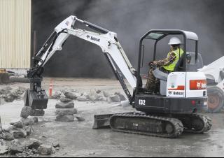Mini bageri Bobcat E32