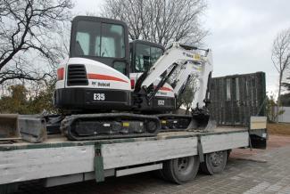 Mini bageri Bobcat E35