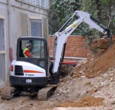 Mini bageri Bobcat E35
