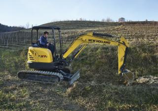 Mini bageri New Holland E37C