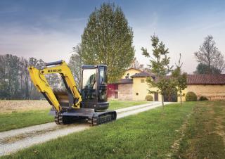 Mini bageri New Holland E50B SR