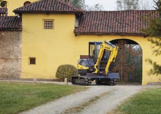 Mini bageri New Holland E50B SR
