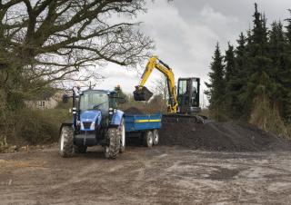 Mini bageri New Holland E50B SR