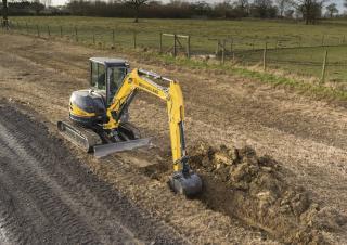 Mini bageri New Holland E50B SR