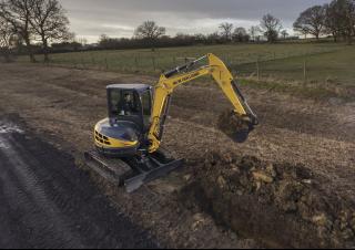 Mini bageri New Holland E50B SR