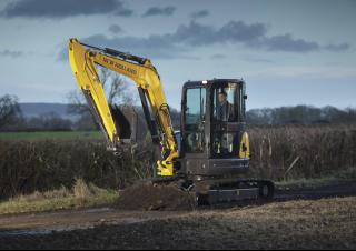 Mini bageri New Holland E50B SR