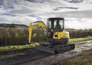 Mini bageri New Holland E50B SR