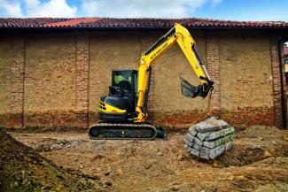 Mini bageri New Holland E50B SR