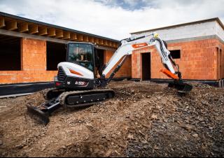 Mini bageri Bobcat E55z