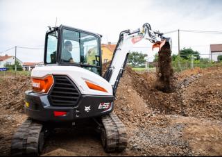 Mini bageri Bobcat E55z