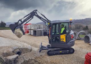 Mini bageri Volvo EC37