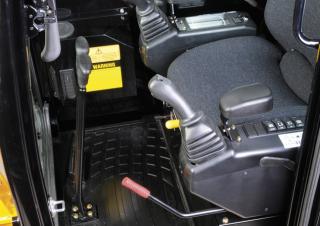 Mini bageri Hanix H17D