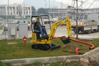 Mini bageri Komatsu PC16R-3