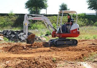 Mini bageri Takeuchi TB 230