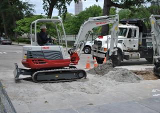 Mini bageri Takeuchi TB 235