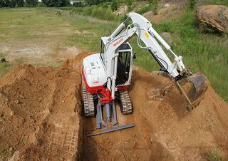 Mini bageri Takeuchi TB 260