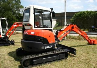 Mini bageri Kubota U35α